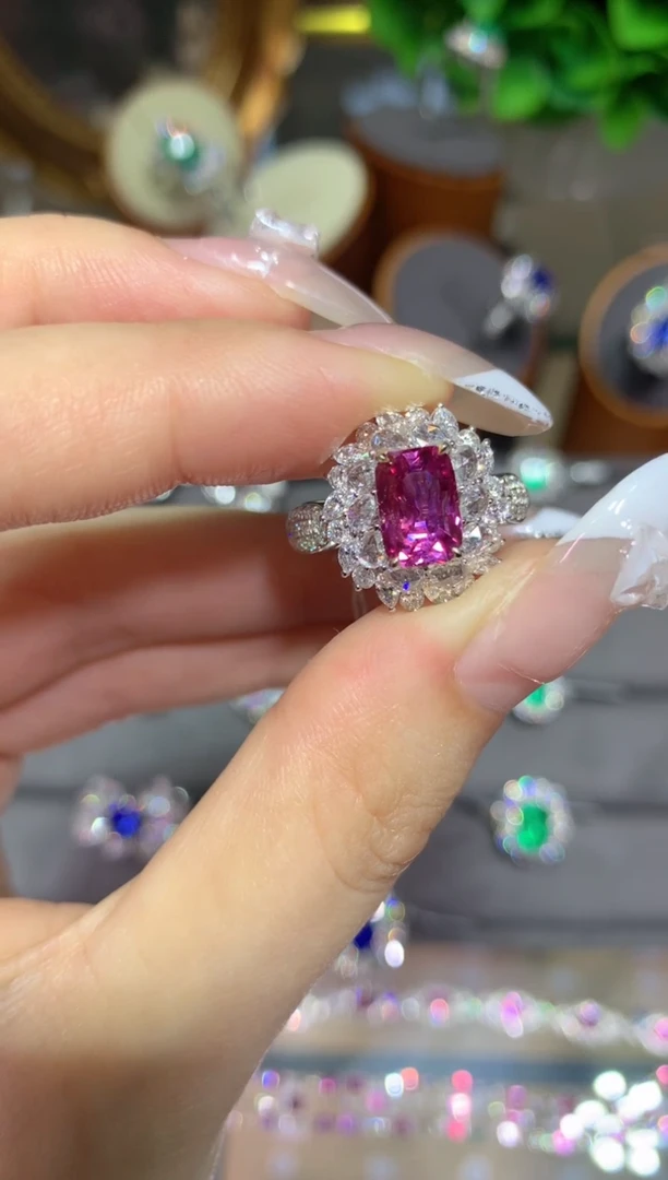 彩色蓝宝石戒指18K金镶嵌2.54CT