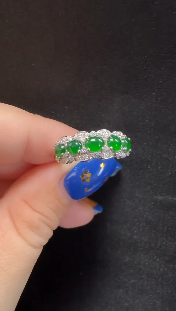 18K金镶嵌戒指翡翠024蛋面一枚