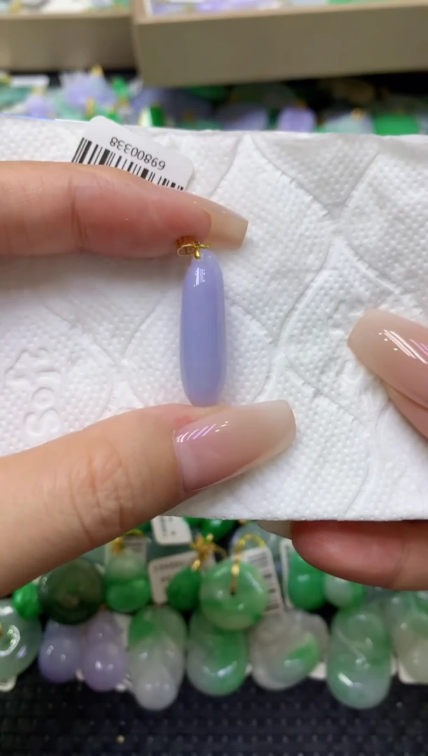 颈饰18K金镶嵌翡翠天然缅甸翡翠A货