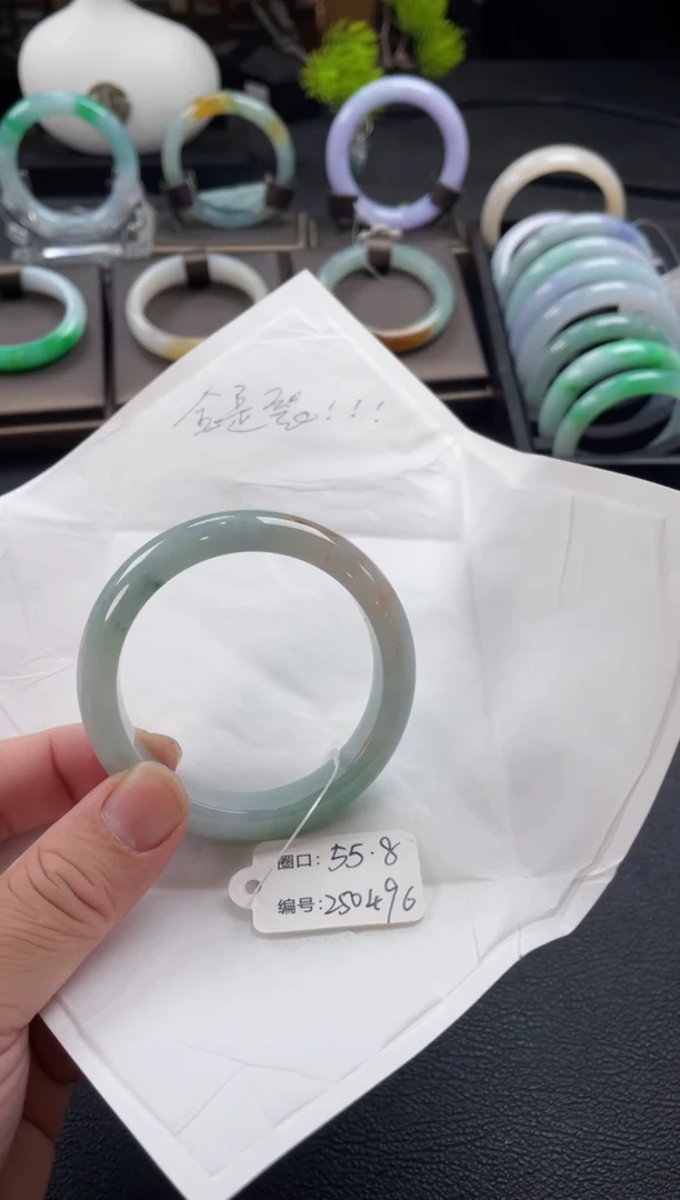 【闪购商品】翡翠手镯未镶嵌有瑕疵 纹裂
