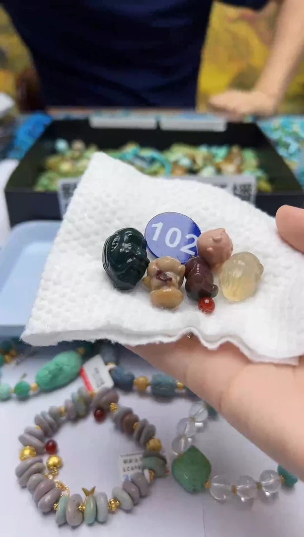 玛瑙/玉髓雕刻件未镶嵌102随机发