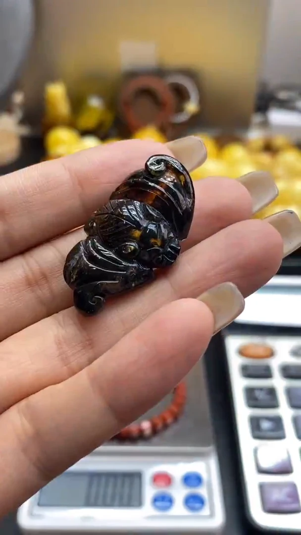 琥珀未镶嵌珠宝奇石2103