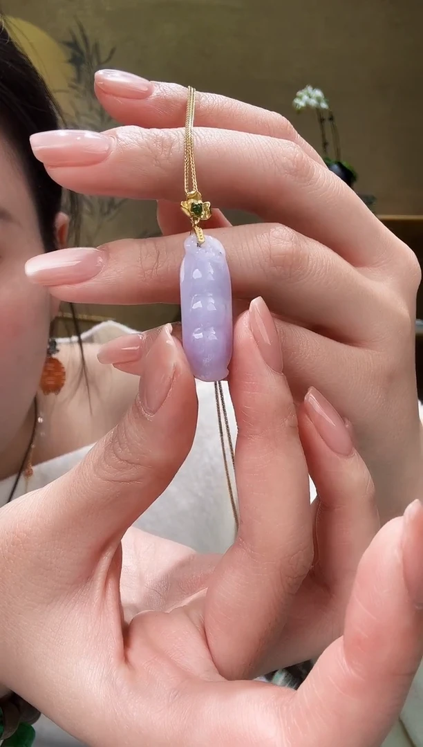 颈饰未镶嵌翡翠吊坠