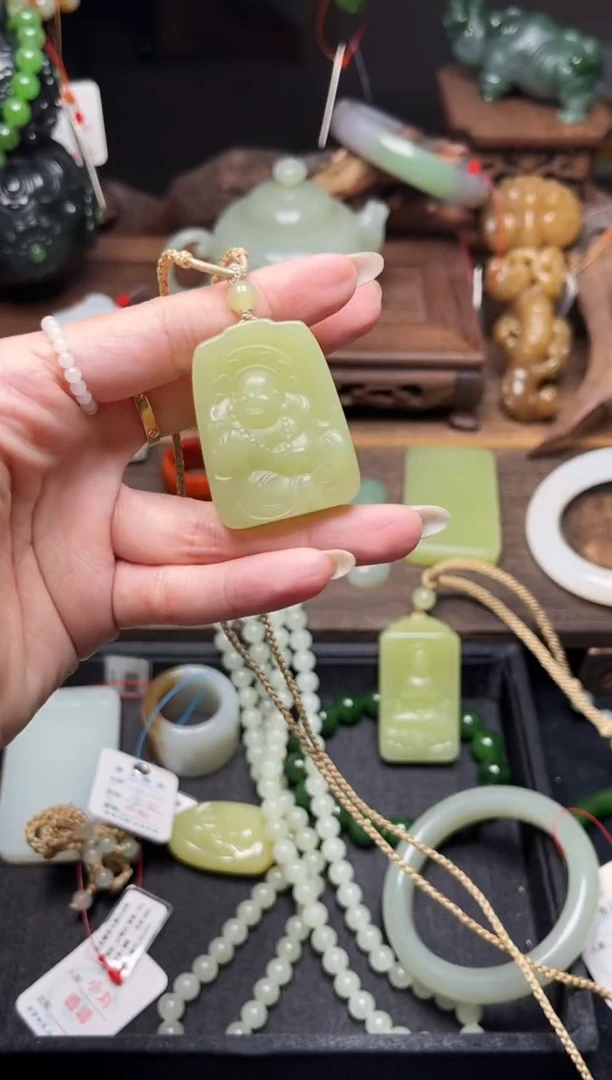 和田玉未镶嵌吊坠(不含链)若羌黄口 逍遥佛9008056