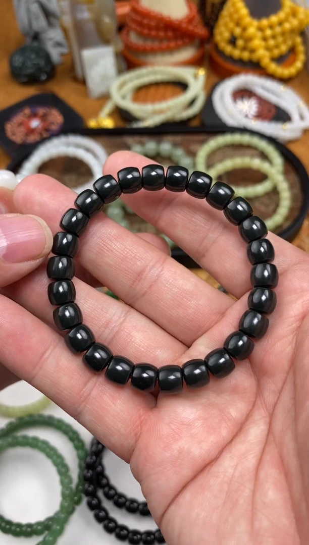 颈饰未镶嵌和田玉手串