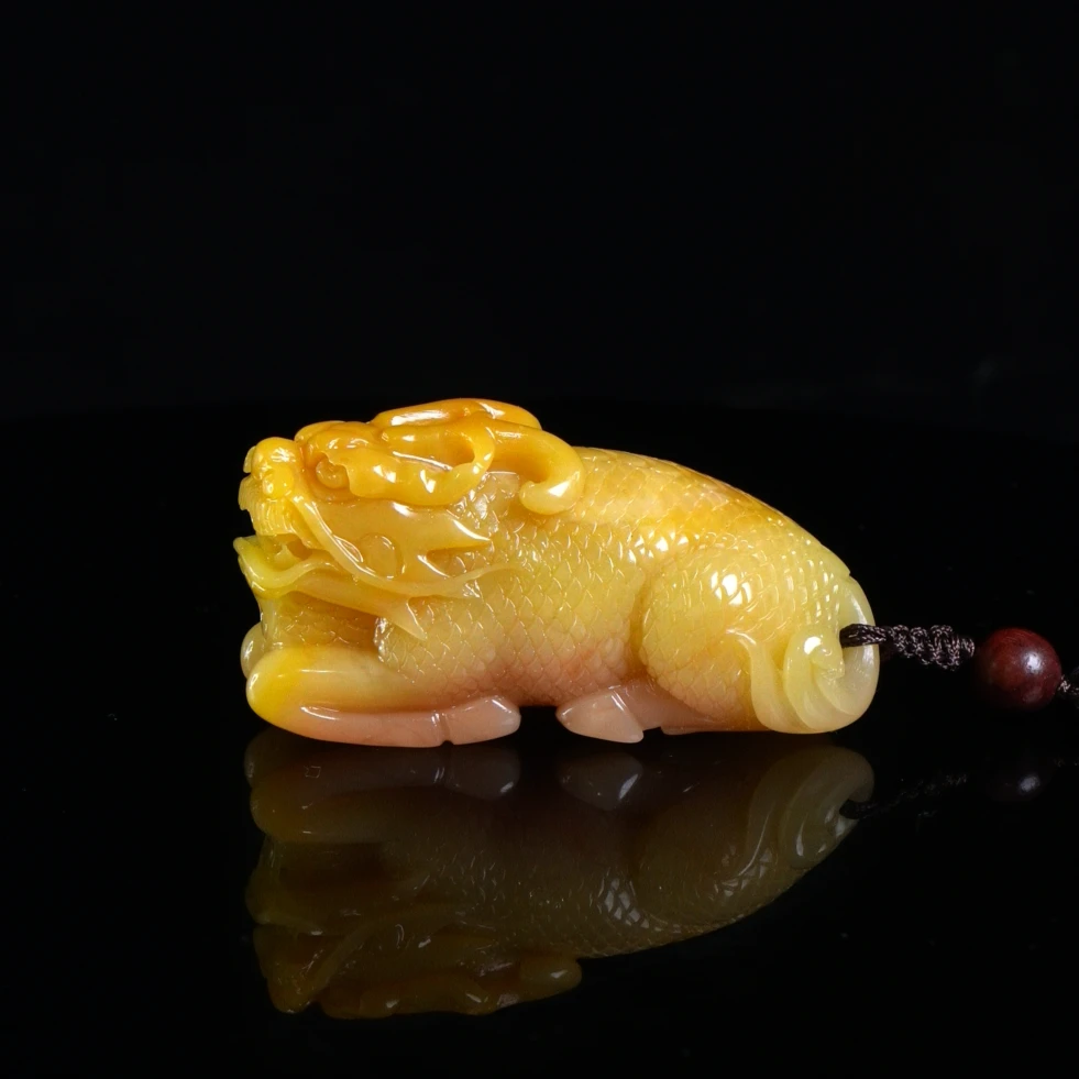 Lot.13.松柏岭麒麟手把件111.6克6.9x3.7x3.6cm