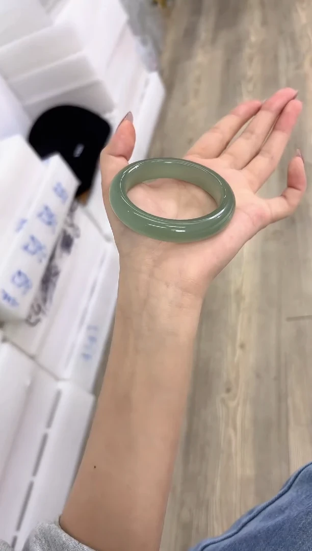 未镶嵌手镯石英质玉56-53D