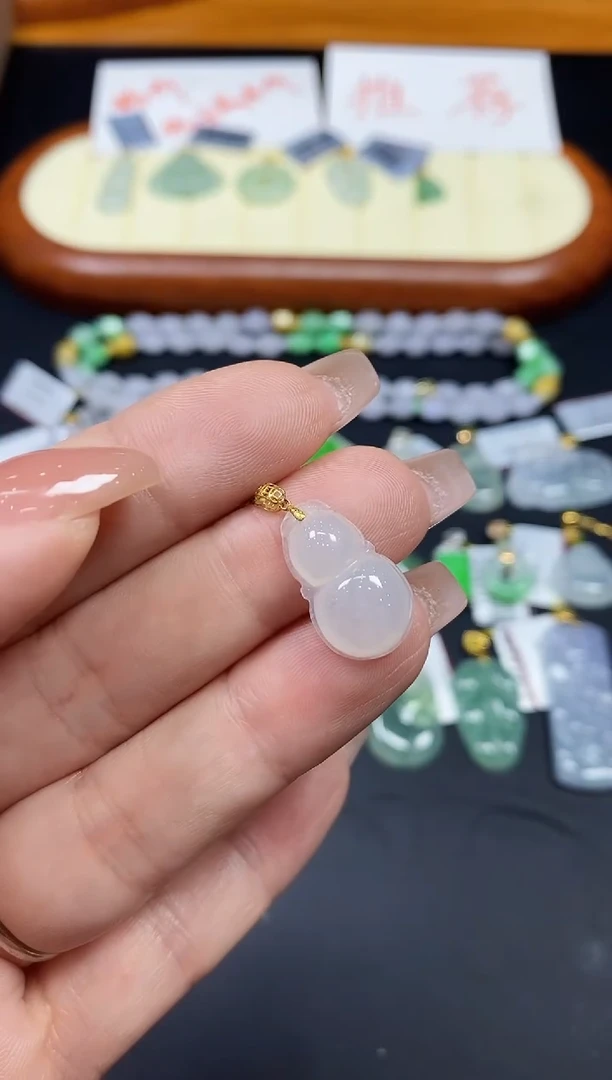 吊坠(不含链)18K金镶嵌翡翠葫芦18K金扣镶嵌@@CMT1214-1