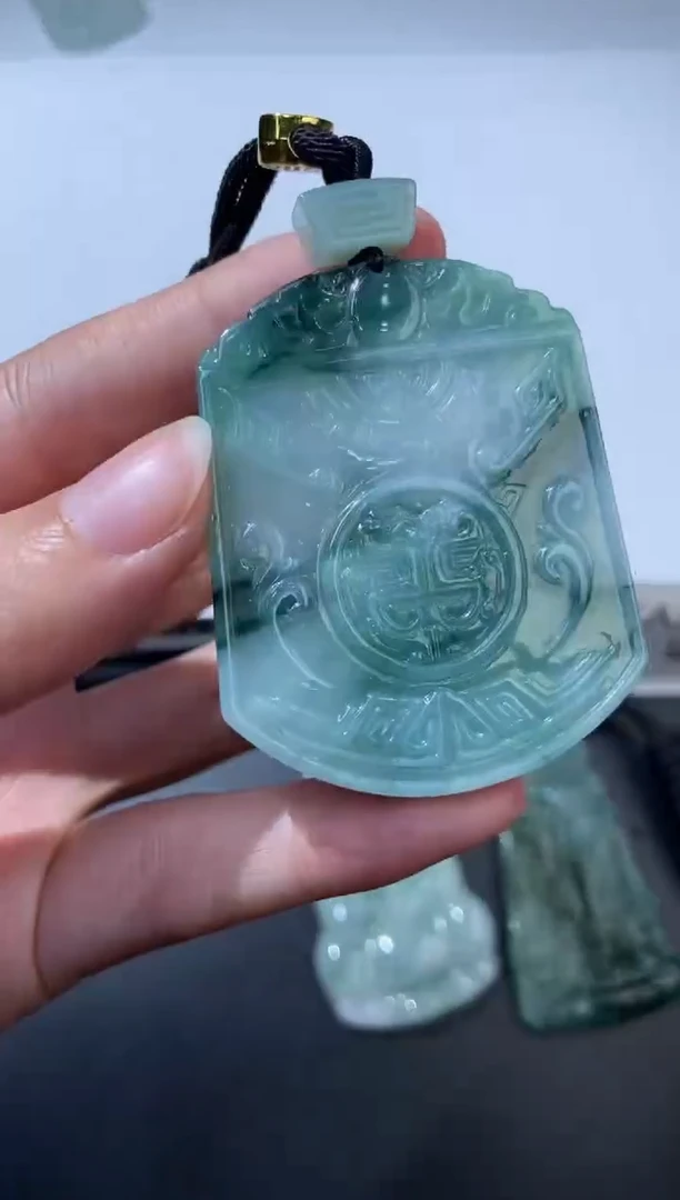 未镶嵌挂件翡翠376679    多人