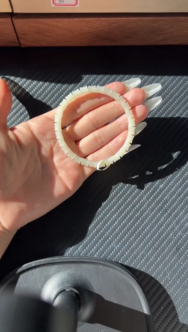 未镶嵌手串和田玉若羌微色差卡7手串