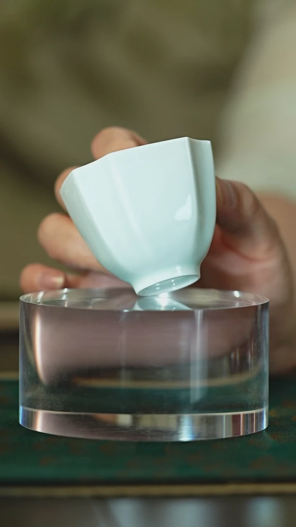 杯子影青釉四方杯1个