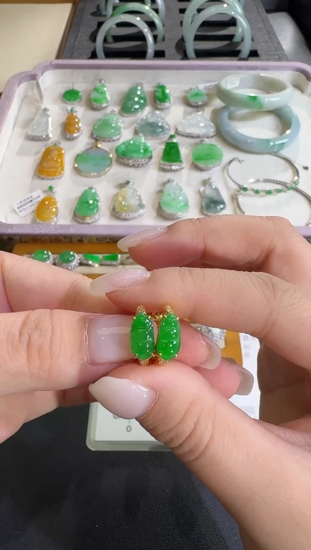 吊坠(不含链)18K金镶嵌翡翠【源头工厂】钻石镶嵌