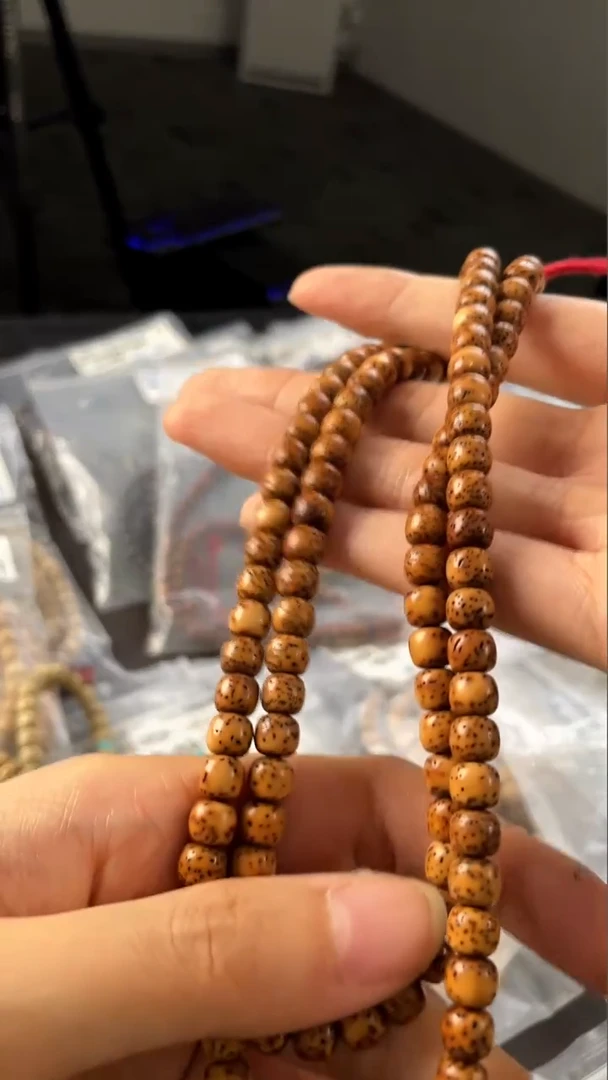 星月菩提吊坠精工级浅花皮桶珠7*6长串（B）