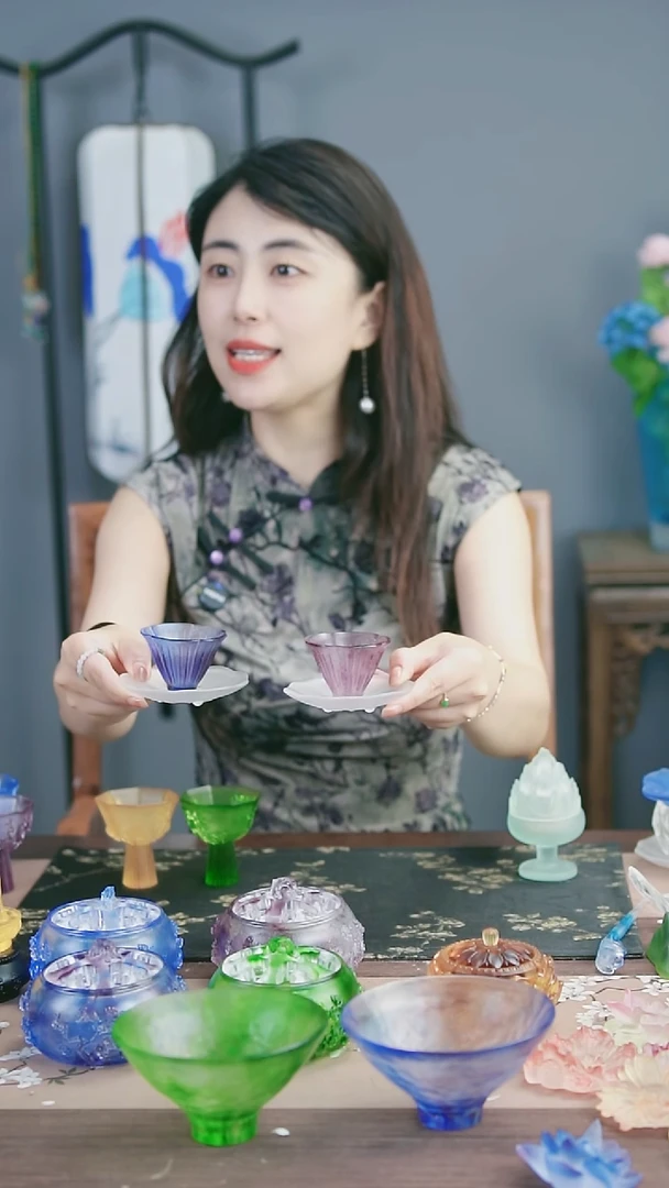琉璃手工艺品好****?紫色和蓝紫色花朵杯