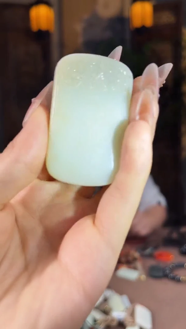 和田玉未镶嵌颈饰和田玉未镶嵌颈饰B462