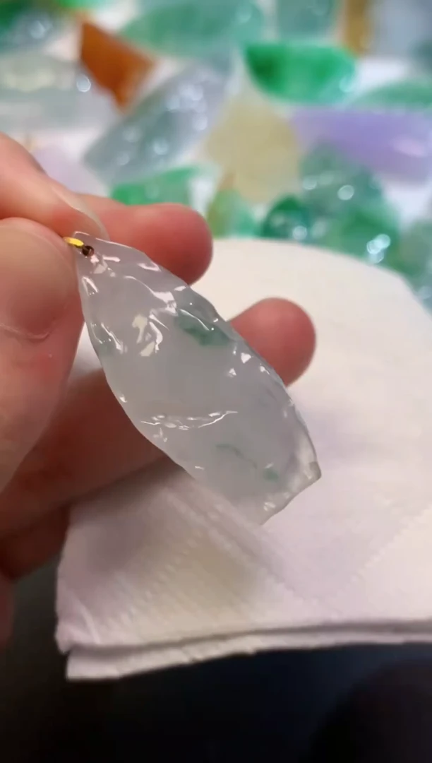 颈饰未镶嵌翡翠