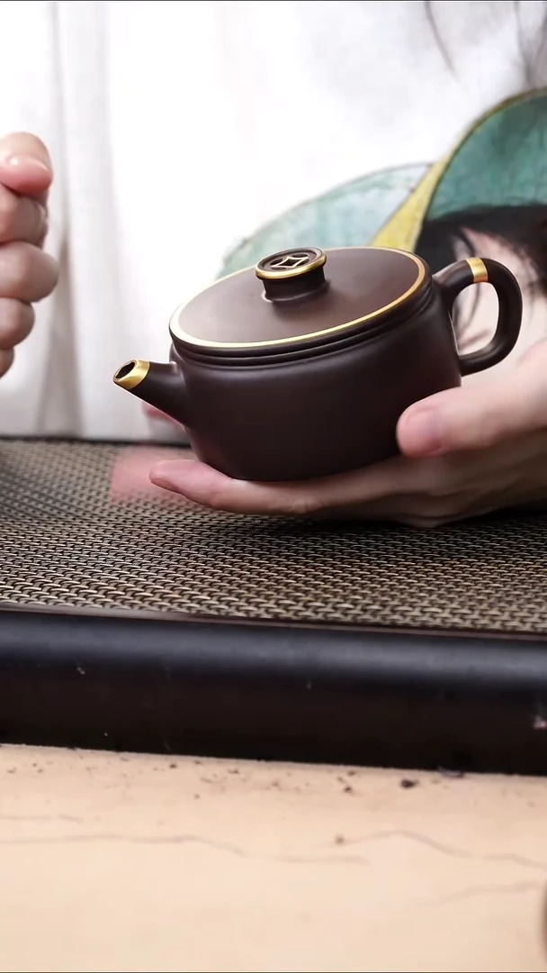 茶壶紫砂四号井茄皮紫泥描金钱币钮汉瓦160cc