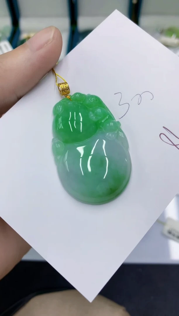 颈饰18K金镶嵌翡翠翡翠