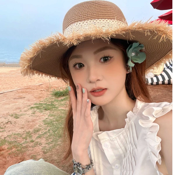 CDLM陈大刘芒氛围感拉满！敲出片法式草帽防晒遮阳帽编织帽显脸小