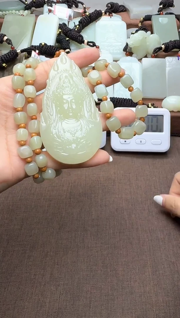 颈饰未镶嵌和田玉h****5hh