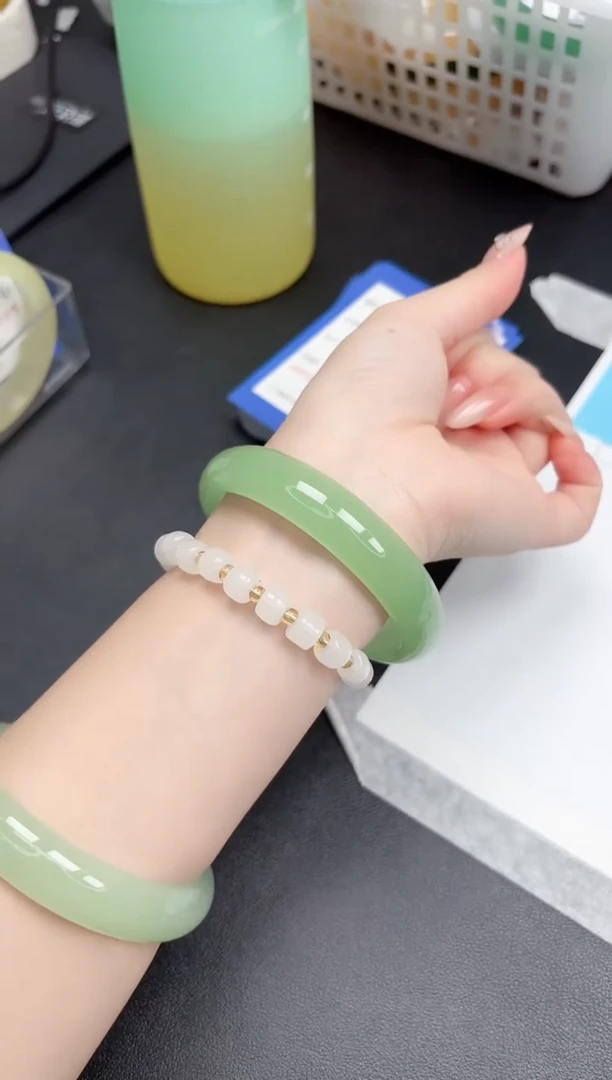 未镶嵌手镯石英质玉143-5960