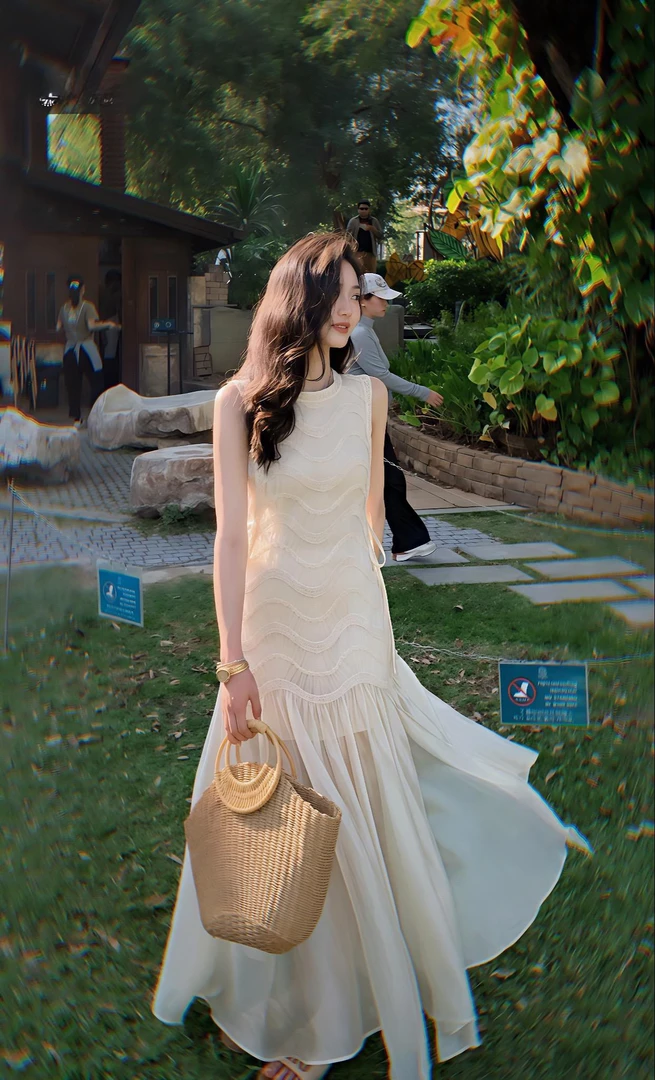 2025早秋新款法式御姐风气质短袖无袖背心连衣裙女修身收腰长裙