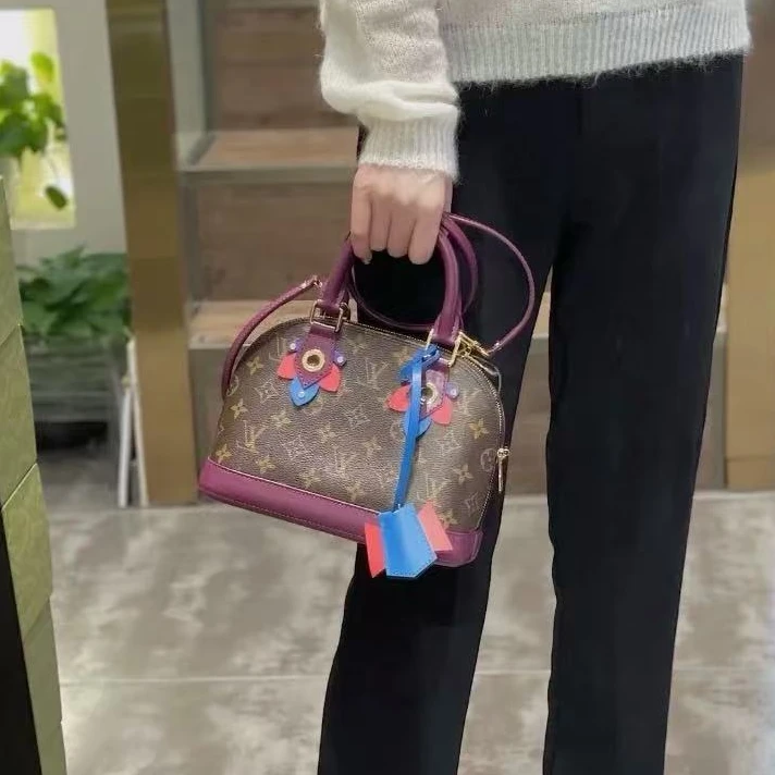 95新 LouisVuitton/路易威登 坤球奢选 lv 小怪兽贝壳BB斜挎包
