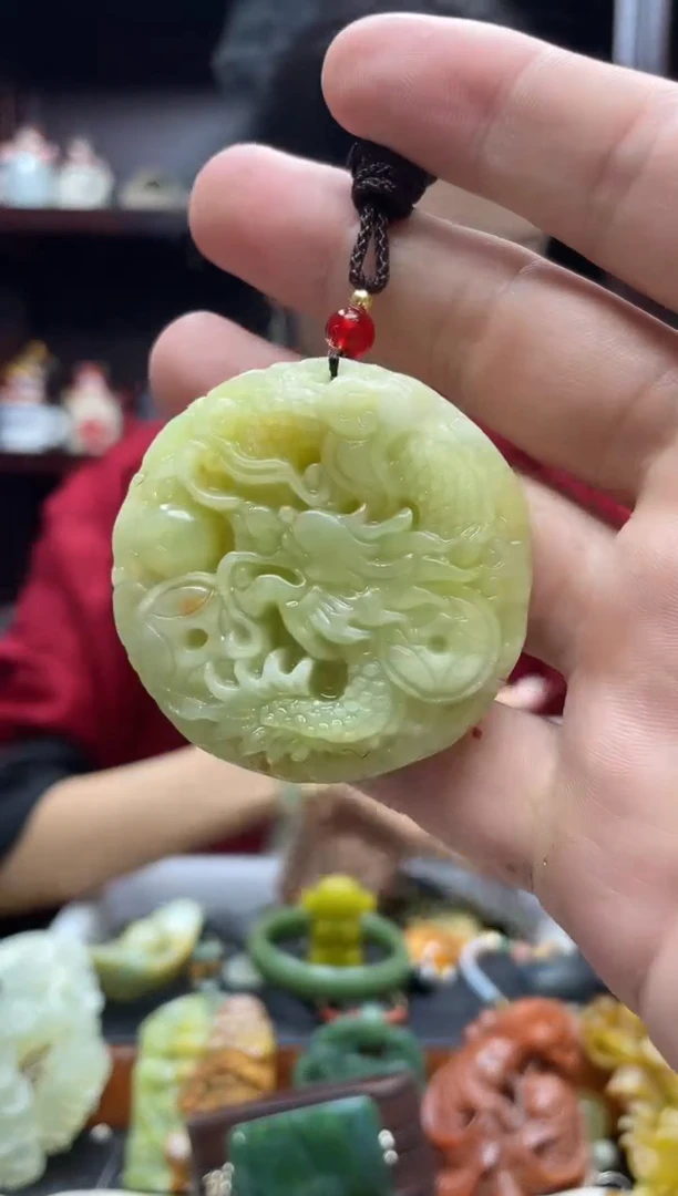 未镶嵌岫玉吊坠·