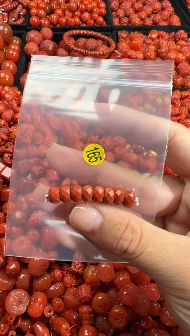 南红玛瑙未镶嵌颈饰11