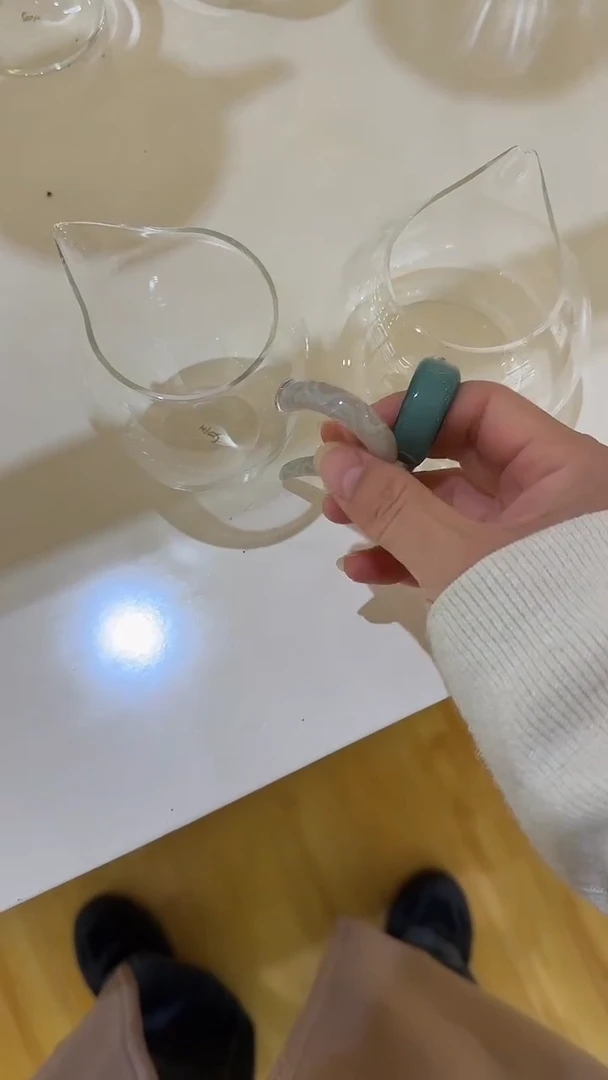 嘟****”玉见青玉公道杯+玉见金丝祥云公道杯