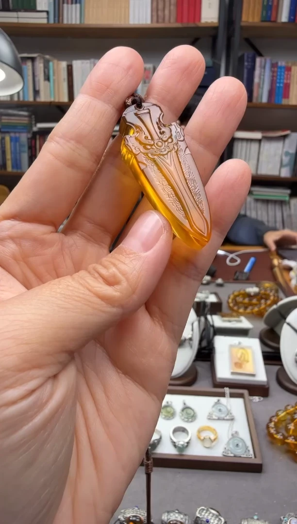 琥珀颈饰未镶嵌仿古剑吊坠