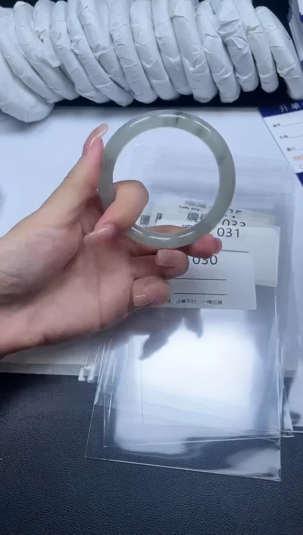 未镶嵌手镯石英质玉030-54