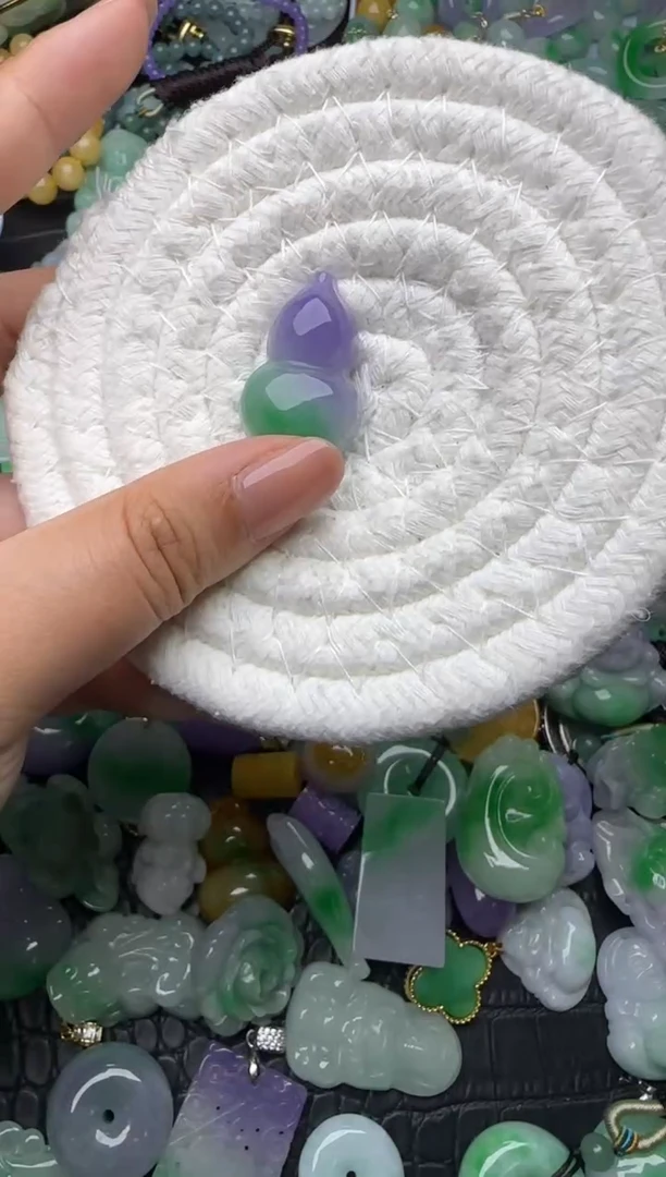 颈饰未镶嵌翡翠缅甸翡翠吊坠