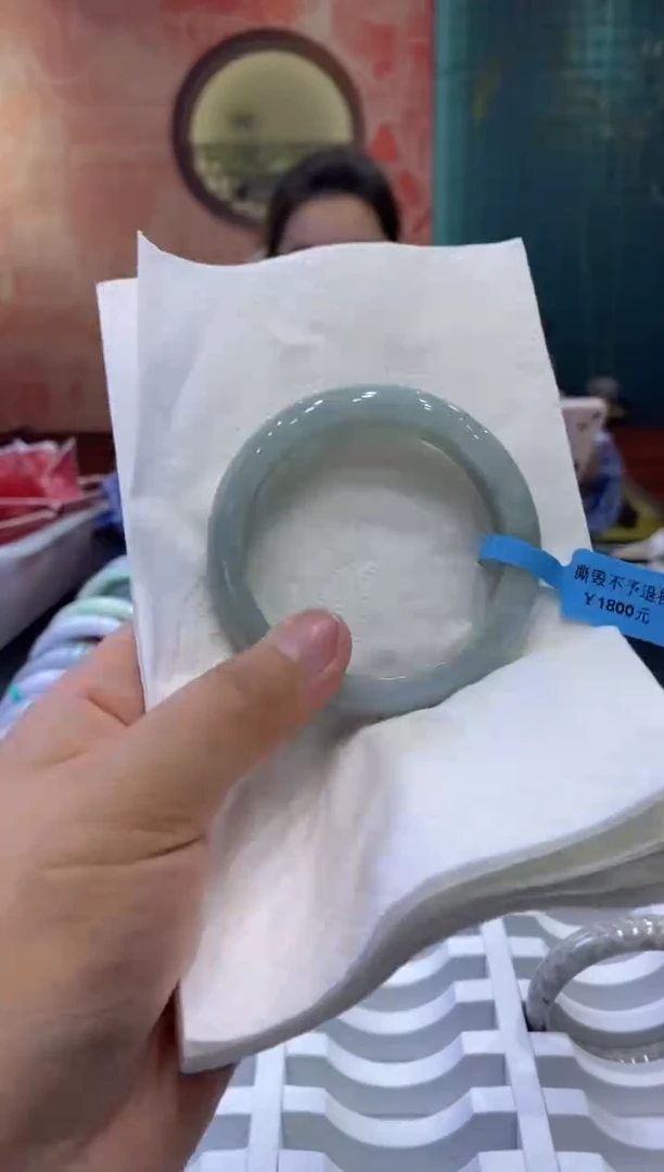 翡翠手镯未镶嵌多人0005626