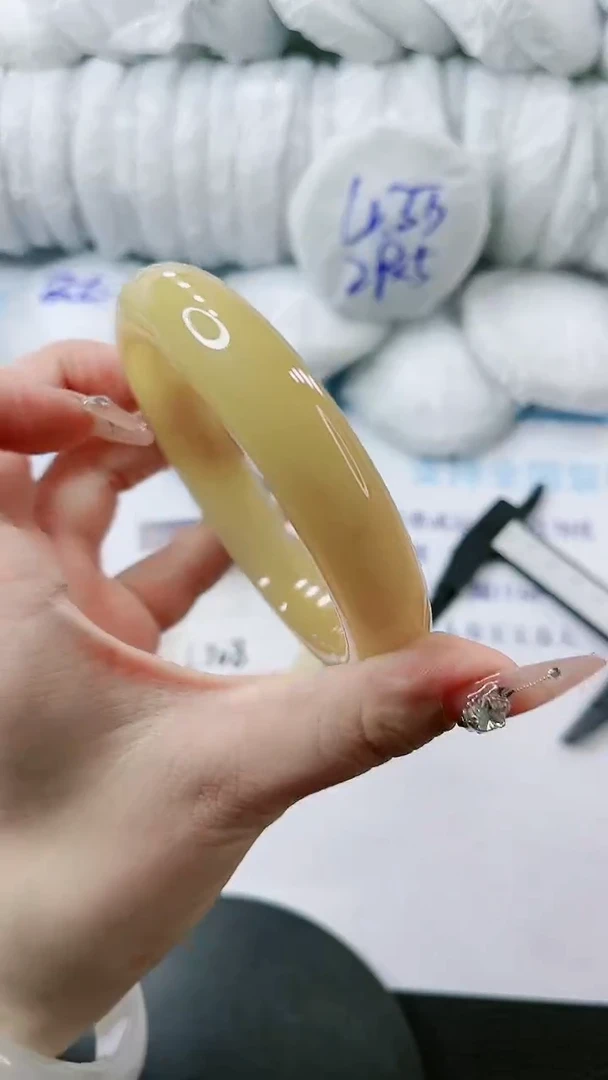 【闪购商品】石英质玉手镯未镶嵌多样性发货L709-65