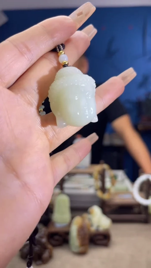 和田玉未镶嵌颈饰1