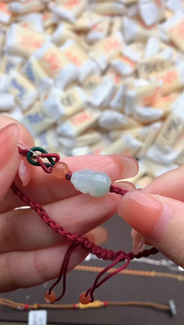 【闪购商品】翡翠挂件未镶嵌一