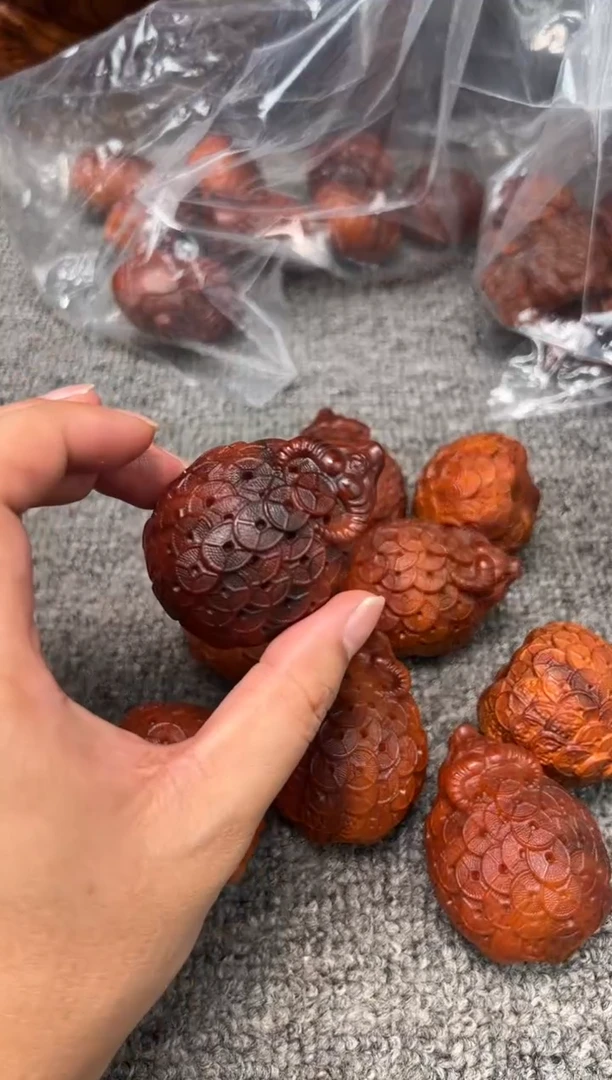 柏木（崖柏）金钱牛 黑骨手把件 到手一个