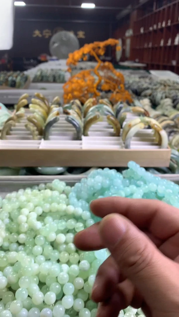 未镶嵌蛇纹石玉手链4841