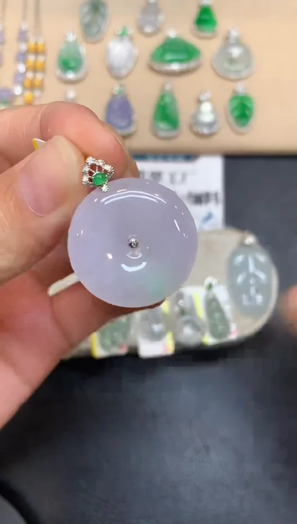 颈饰18K金镶嵌翡翠平安扣【无服务费