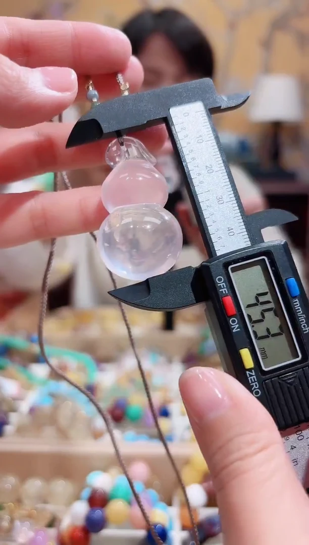 颈饰未镶嵌水晶大件，天然粉晶葫芦，星光粉