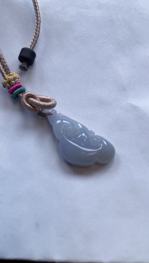 翡翠未镶嵌颈饰如意头