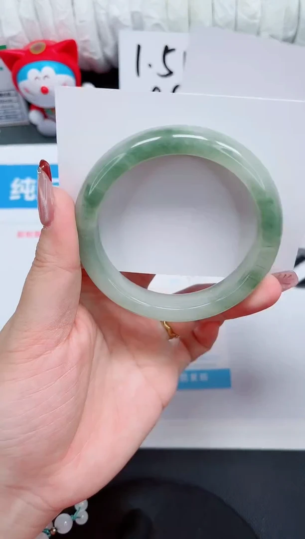 【闪购商品】石英质玉手镯未镶嵌95