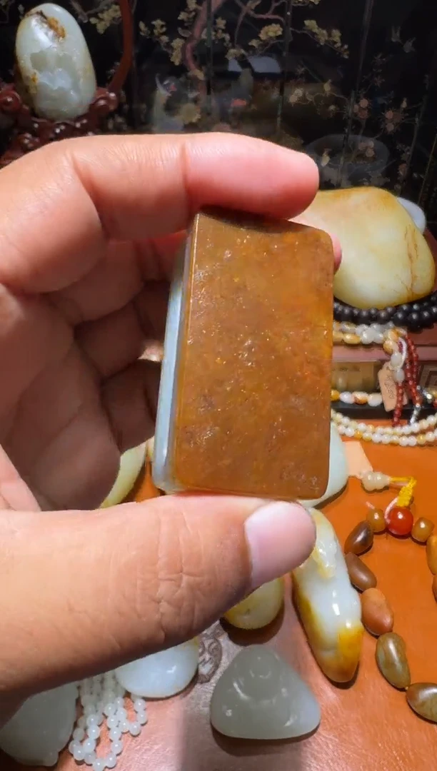 和田玉未镶嵌颈饰皮带扣