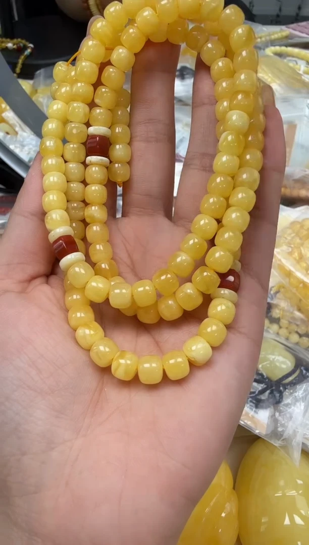 未镶嵌琥珀裸石如图