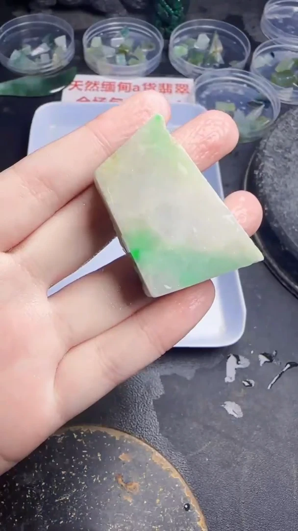 未镶嵌挂件翡翠呱*呱天然翡翠037