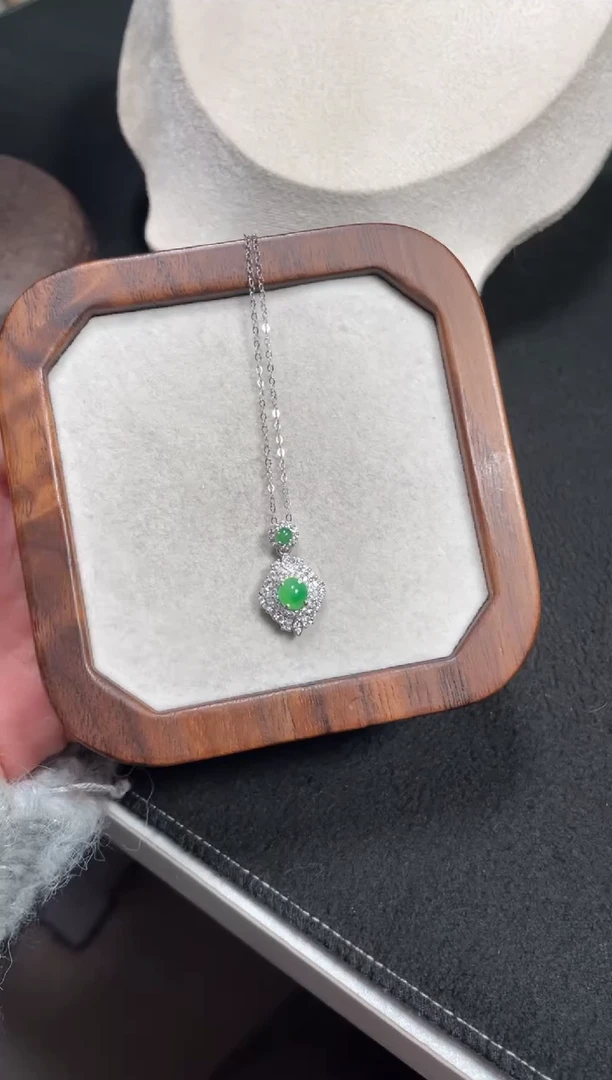 【闪购商品】翡翠颈饰银S925镶嵌翡翠