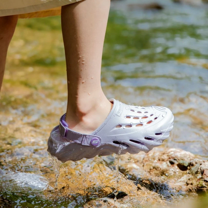 斯凯奇儿童夏季户外疏水溯溪透气运动沙滩轻便防滑耐磨洞洞泡泡鞋