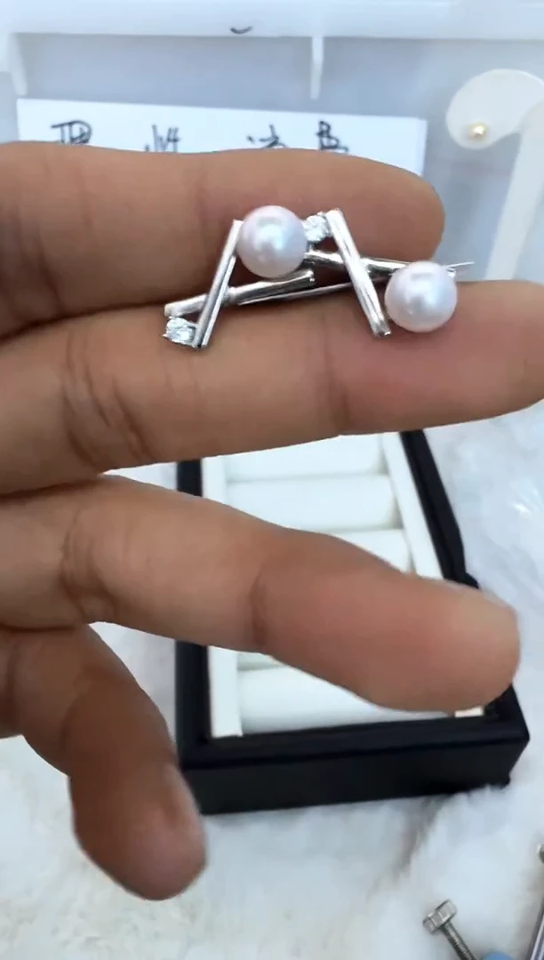 【闪购商品】海水珍珠耳饰银S925镶嵌耳钉