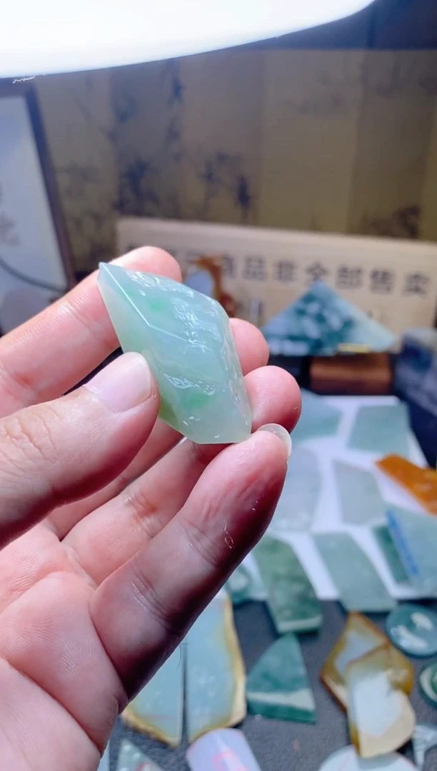 未镶嵌定制翡翠翡翠